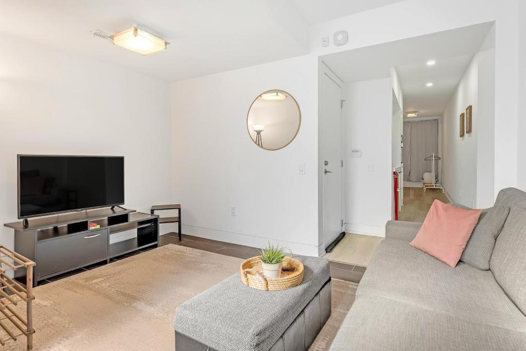 Suite In The Heart Of Downtown 多伦多 外观 照片
